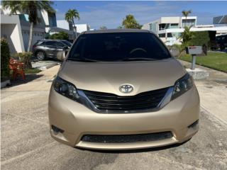 Toyota Puerto Rico 2011 Toyota Sienna LE