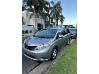 Toyota Puerto Rico Sienna LE 2015