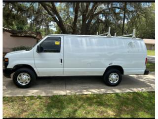 Ford Puerto Rico van larga 