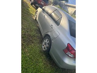 Toyota Puerto Rico Yaris Standard 2011