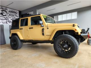 Jeep Puerto Rico Jeep Sahara Stand. 6 cambios  
