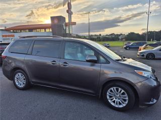 Toyota Puerto Rico 2017 TOYOTA SIENNA XLE