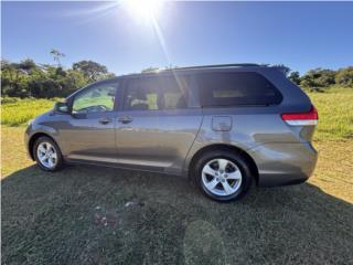 Toyota Puerto Rico 2011 Toyota Sienna