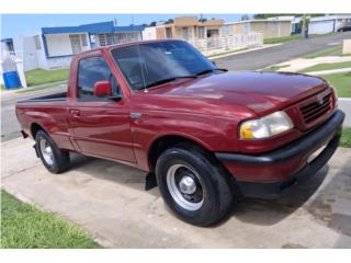 Mazda Puerto Rico 4bcil standar en buenas condiciones 