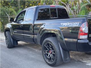 Toyota Puerto Rico Toyota Tacoma 2011 cabina y media con poco mi