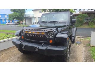 Jeep Puerto Rico Jeep sahara 2 puertas  excelente condiciones
