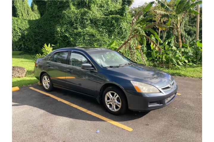 Honda Accord EX 2006 en buenas condiciones