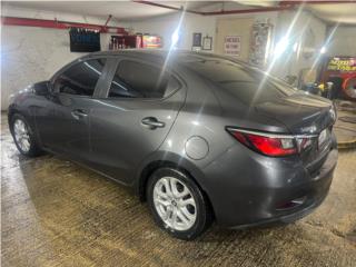 Toyota Puerto Rico Toyota Yaris 2017 - 69,000 millas - 4 puertas