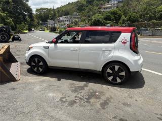 Kia Puerto Rico Kia soul 2014 poco mileage Como Nuevo 