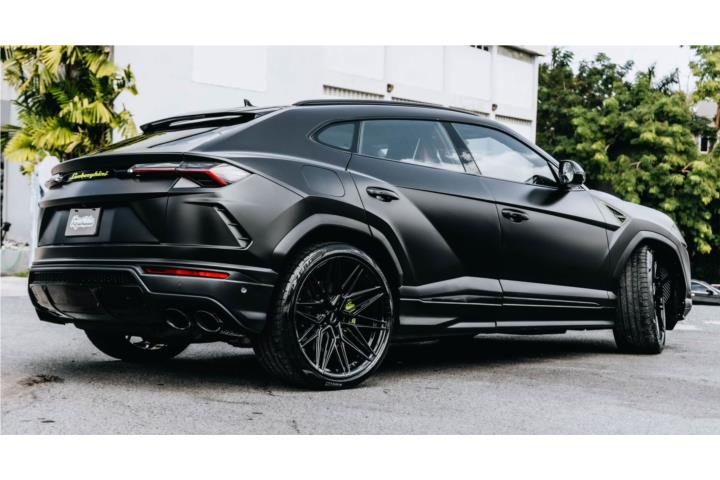 URUS Black Wrap / Blanca