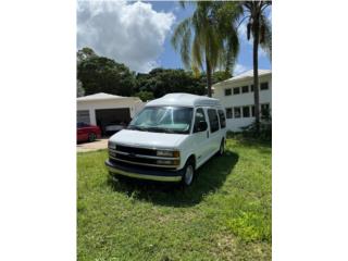 Chevrolet Puerto Rico Van Handicap blanca por $9,500.00