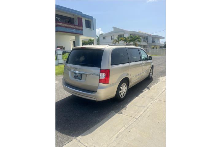 2016 Chrysler Town & Country