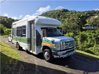 Ford Puerto Rico mini bus con rampa