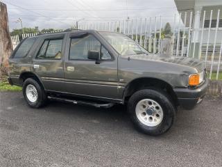 Isuzu Puerto Rico Se vende izuzo 93 liqueo transmisin 