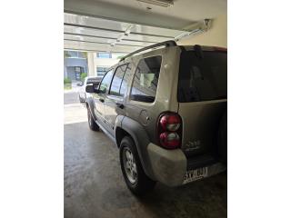 Jeep Puerto Rico 4X4 solo 38k millas