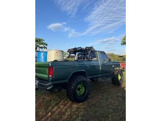Ford Puerto Rico Ford 250 86 4x4 std motor 5.0