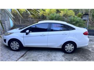 Ford Puerto Rico Ford fiesta 2013  $3,000 omo