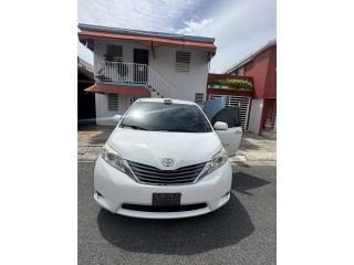 Toyota Puerto Rico Toyota Sienna 2015, 300k millas, 10,00 OMO