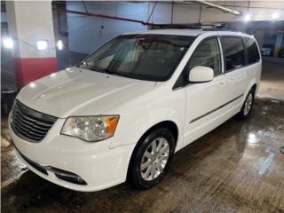 Chrysler Puerto Rico Chrysler Town & Country 2016 $11,000