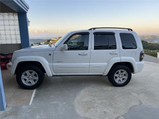 Jeep Puerto Rico nico dueo poco millaje Liberty 4x4