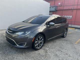 Chrysler Puerto Rico Pacifica Limited 2017 minivan
