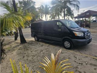 Ford Puerto Rico Transit 350 de 15 pasajeros