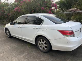 Honda Puerto Rico Honda Accord 2010 (con puerta chocada)