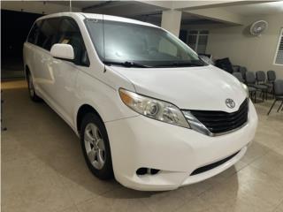Toyota Puerto Rico 2012 Toyota Sienna LE muy buenas condiciones