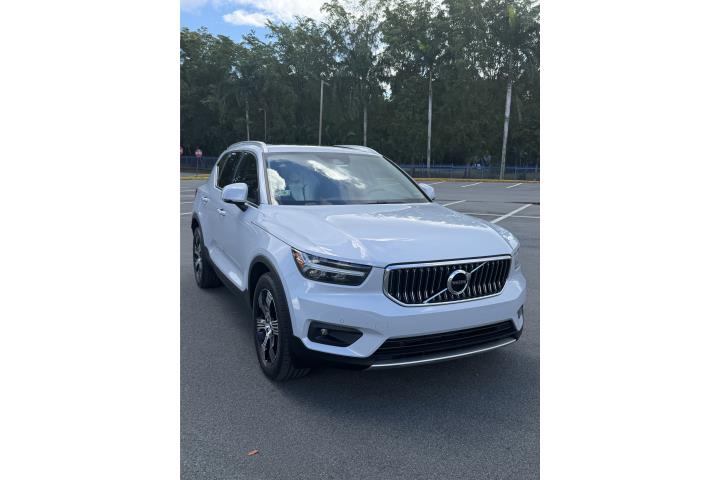 2022 Volvo XC40 T4