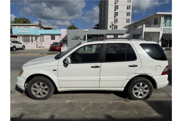 2000 Mercedes-Benz M-Class