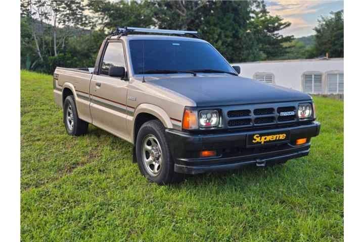Mazda B2000 del 1990