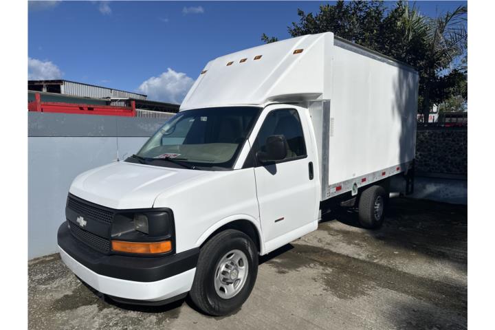 2011 Chevrolet Express Cutaway
