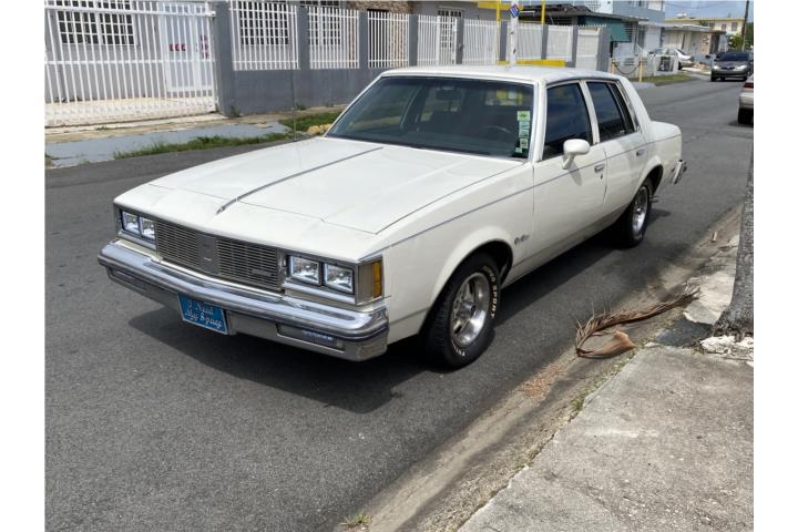 1985 Oldsmobile Cutlass Supreme 4D