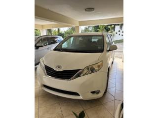 Toyota Puerto Rico Toyota Sienna 2011 LE $9,995