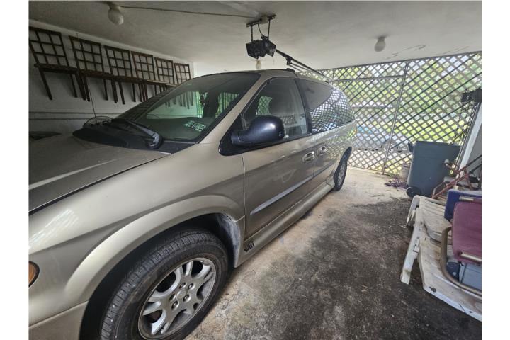 Wheelchair Accessible Dodge Grand Caravan with Ramp