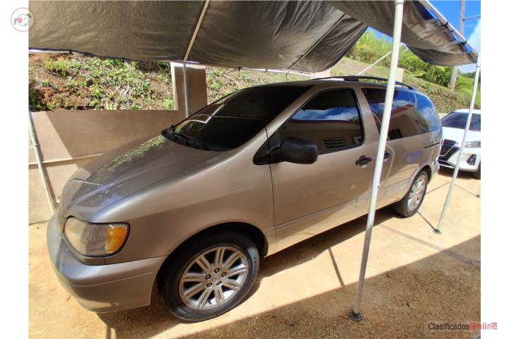Toyota Siena 2001