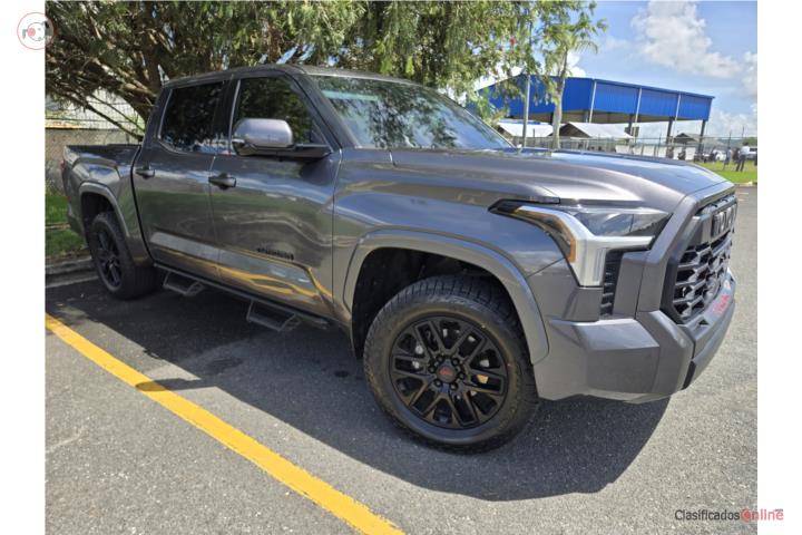 TUNDRA SR5 4X4 PREMIUN $48800 CASH FIJOOO