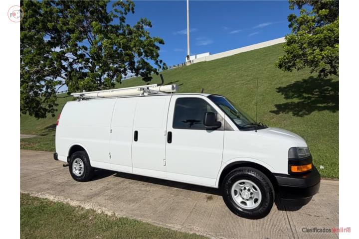 CHEVROLET VAN EXPRESS G2500 LARGA 2018