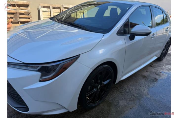Toyota Corolla  LE 2022 poco millaje!