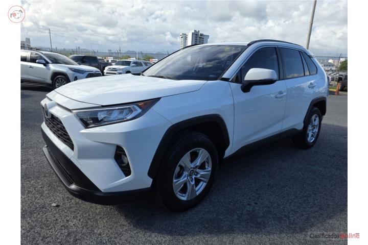 65,000 millas 2017 Toyota Rav 4 / ofértame