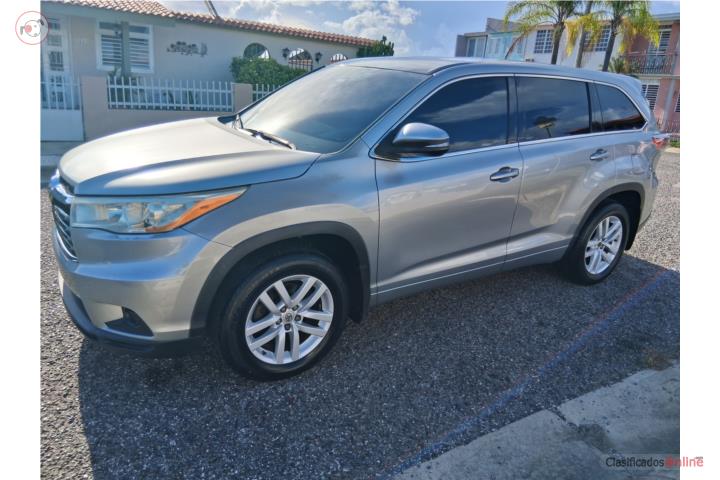Toyota highlander 2015 $16,000