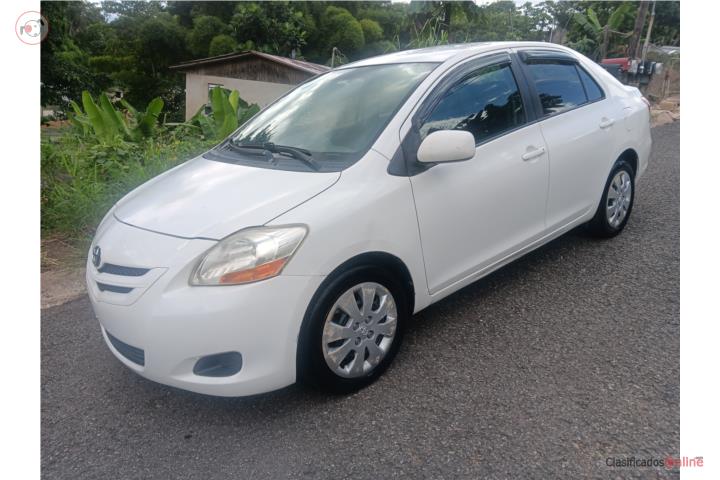 Toyota yaris sedan