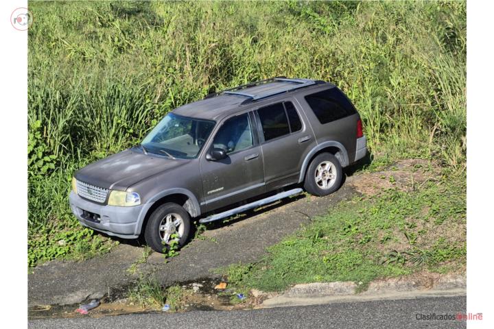 Ford  Explorer 2004 6 cilindros Tiene computa