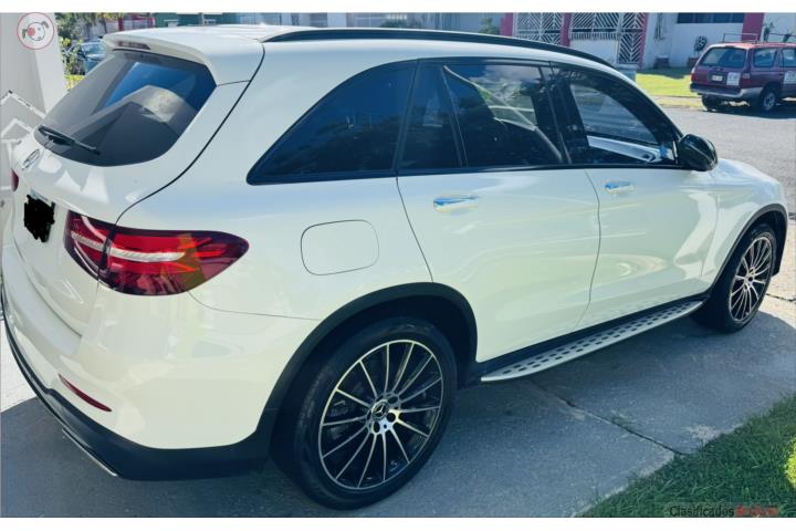 MERCEDES BENZ GLC 300 POCO MILLAJE $19500