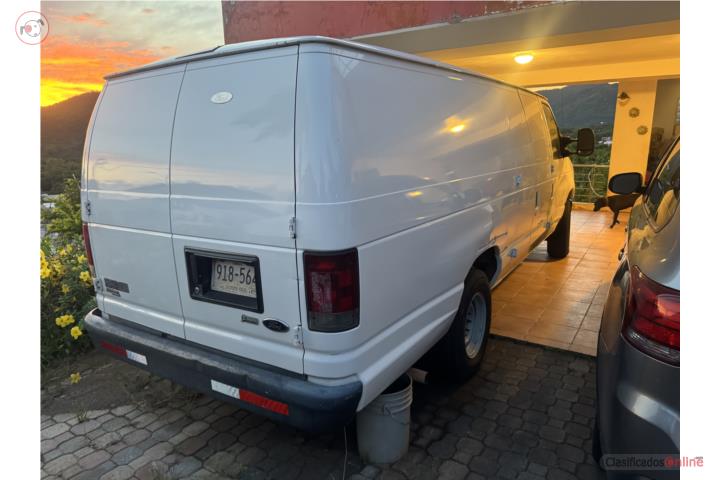 Guagua Ford Econoline 2013