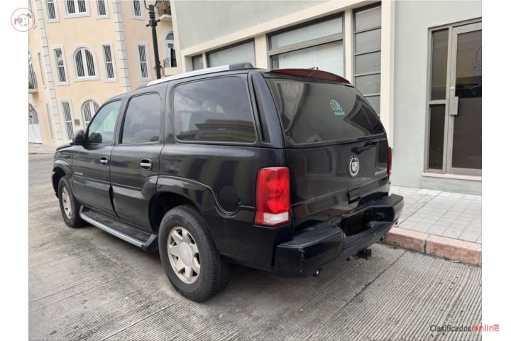 Cadillac Escalade Negra 2002