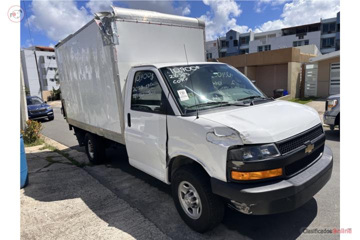CHEBROLET van 2023 liquidación 10,900