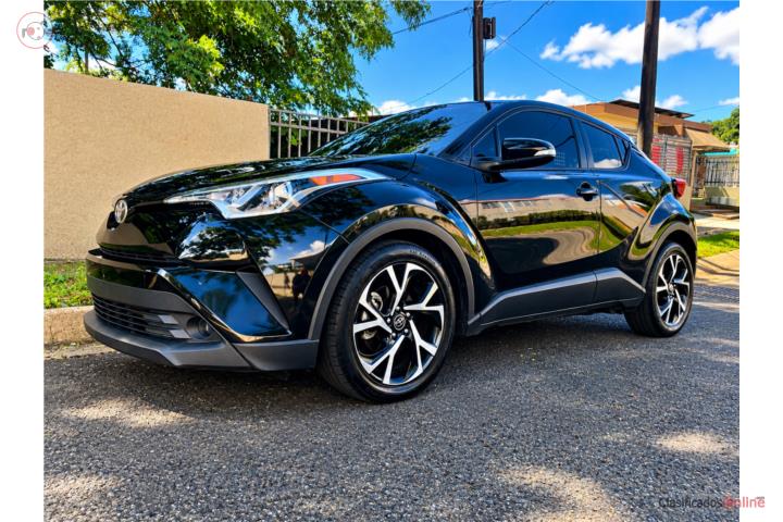 Toyota C-HR modelo XLE  2018 automática  4 ci