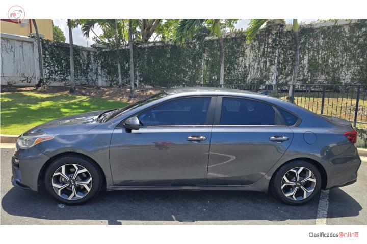 Kia forte LXS aut por botones full lable.