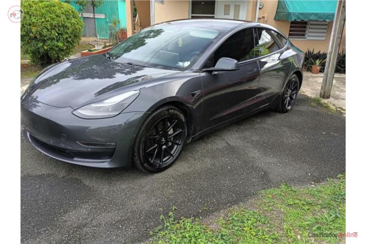 Tesla modelo 3 10,000 2021 millaje 122